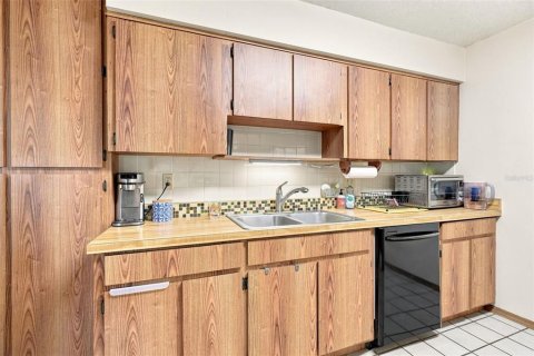 House in Largo, Florida 3 bedrooms, 147.9 sq.m. № 2297049 - photo 14