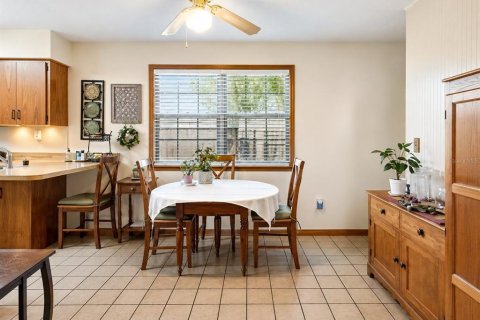 House in Largo, Florida 3 bedrooms, 147.9 sq.m. № 2297049 - photo 15