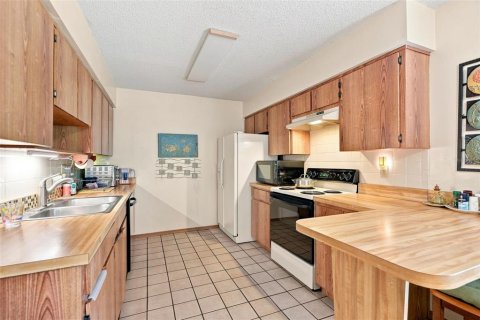 House in Largo, Florida 3 bedrooms, 147.9 sq.m. № 2297049 - photo 16