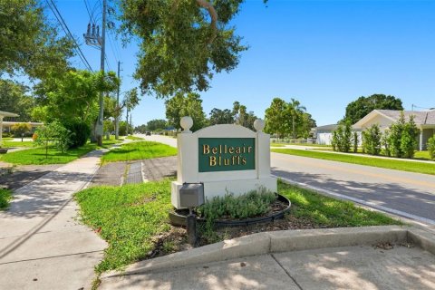 House in Largo, Florida 3 bedrooms, 147.9 sq.m. № 2297049 - photo 6