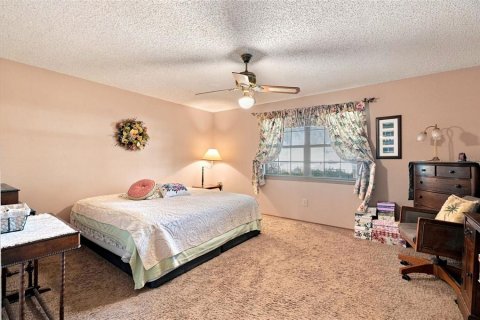 House in Largo, Florida 3 bedrooms, 147.9 sq.m. № 2297049 - photo 20