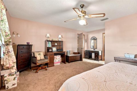 House in Largo, Florida 3 bedrooms, 147.9 sq.m. № 2297049 - photo 19