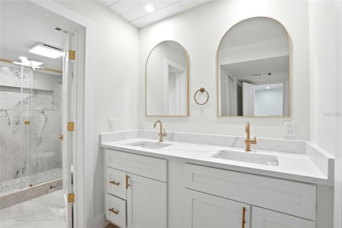 Condo in Hudson, Florida, 2 bedrooms  № 2107631 - photo 11