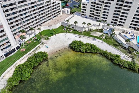 Condo in Hudson, Florida, 2 bedrooms  № 2107631 - photo 3