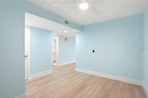 Condo in Hudson, Florida, 2 bedrooms  № 2107631 - photo 6