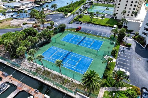 Condo in Hudson, Florida, 2 bedrooms  № 2107631 - photo 25