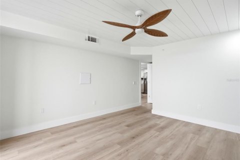 Condo in Hudson, Florida, 2 bedrooms  № 2107631 - photo 15