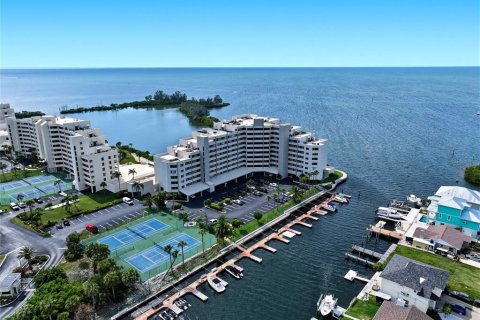 Condo in Hudson, Florida, 2 bedrooms  № 2107631 - photo 27