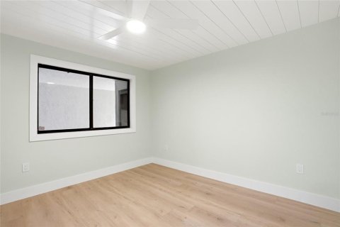 Condo in Hudson, Florida, 2 bedrooms  № 2107631 - photo 17