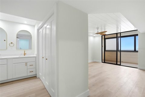 Condo in Hudson, Florida, 2 bedrooms  № 2107631 - photo 13