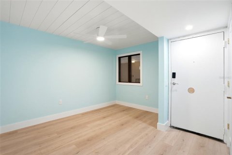 Condo in Hudson, Florida, 2 bedrooms  № 2107631 - photo 5