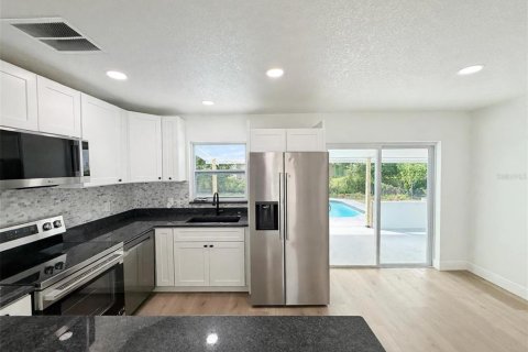 Villa ou maison à vendre à Orlando, Floride: 4 chambres, 151.43 m2 № 2400395 - photo 16