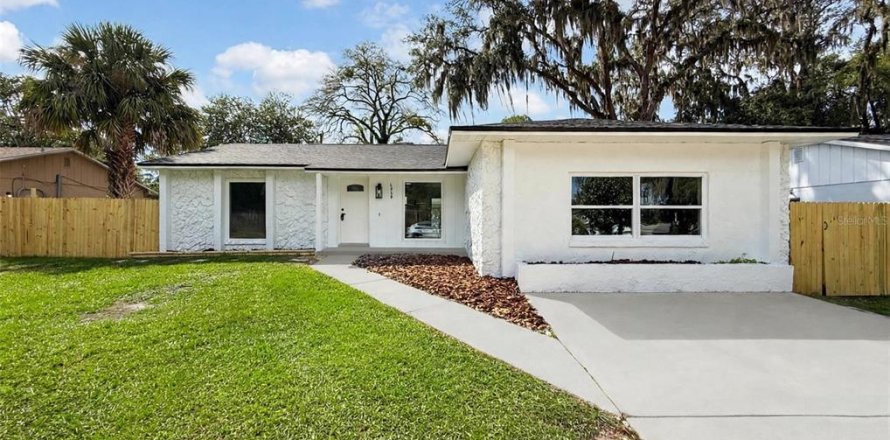 Villa ou maison à Orlando, Floride 4 chambres, 151.43 m2 № 2400395