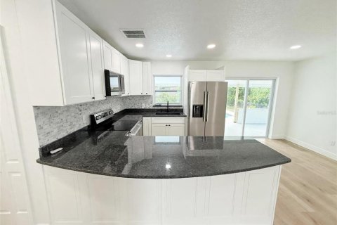 Villa ou maison à vendre à Orlando, Floride: 4 chambres, 151.43 m2 № 2400395 - photo 10