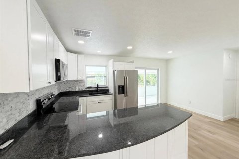 Villa ou maison à vendre à Orlando, Floride: 4 chambres, 151.43 m2 № 2400395 - photo 11