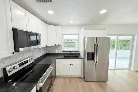 Villa ou maison à vendre à Orlando, Floride: 4 chambres, 151.43 m2 № 2400395 - photo 12