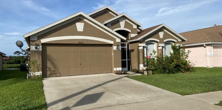 Villa ou maison à Wesley Chapel, Floride 4 chambres, 191.38 m2 № 2119723