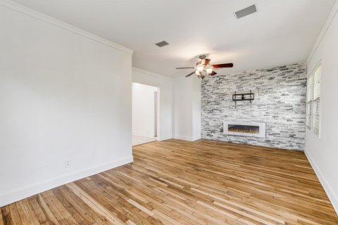 House in Fort Lauderdale, Florida 3 bedrooms, 118.17 sq.m. № 2187169 - photo 3