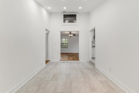 House in Fort Lauderdale, Florida 3 bedrooms, 118.17 sq.m. № 2187169 - photo 9