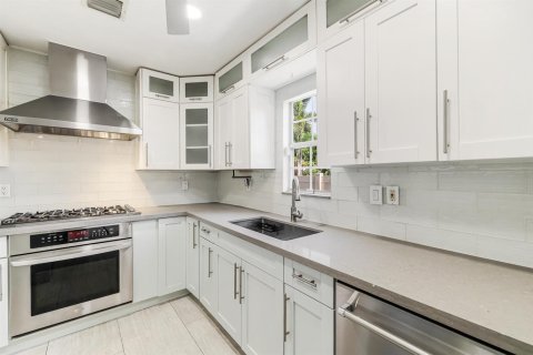 House in Fort Lauderdale, Florida 3 bedrooms, 118.17 sq.m. № 2187169 - photo 12