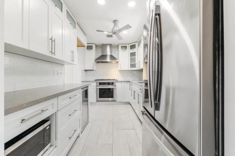 House in Fort Lauderdale, Florida 3 bedrooms, 118.17 sq.m. № 2187169 - photo 11