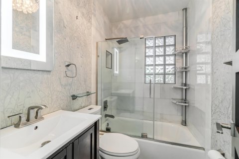 House in Fort Lauderdale, Florida 3 bedrooms, 118.17 sq.m. № 2187169 - photo 23