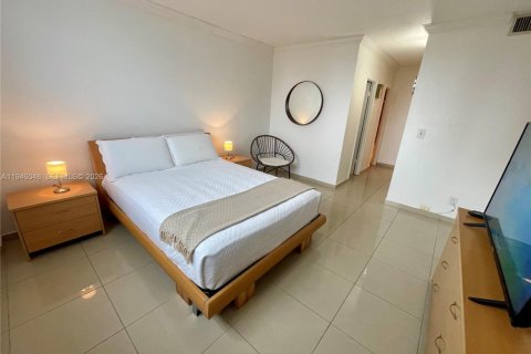 Купить кондоминиум в Санни-Айлс-Бич, Флорида 1 спальня, 92.9м2, № 2003442 - фото 18