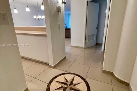 Купить кондоминиум в Санни-Айлс-Бич, Флорида 1 спальня, 92.9м2, № 2003442 - фото 16