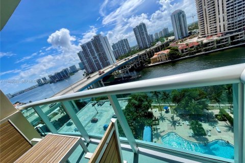 Кондоминиум с 1 спальней в Санни-Айлс-Бич, Флорида № 2003442