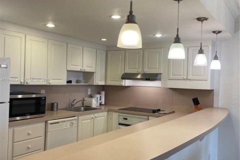 Купить кондоминиум в Санни-Айлс-Бич, Флорида 1 спальня, 92.9м2, № 2003442 - фото 26