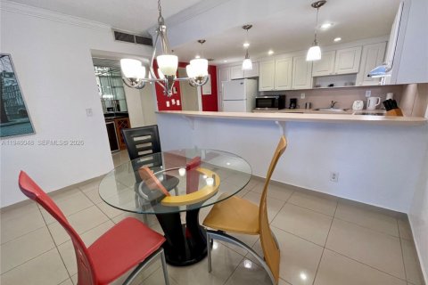 Купить кондоминиум в Санни-Айлс-Бич, Флорида 1 спальня, 92.9м2, № 2003442 - фото 13