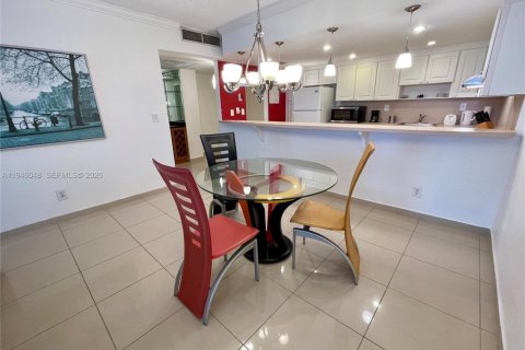 Купить кондоминиум в Санни-Айлс-Бич, Флорида 1 спальня, 92.9м2, № 2003442 - фото 14