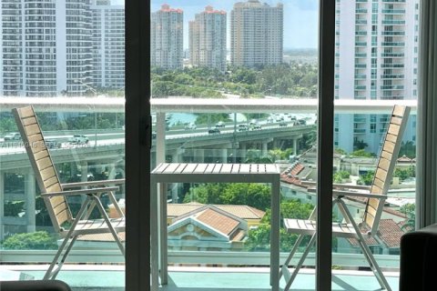 Купить кондоминиум в Санни-Айлс-Бич, Флорида 1 спальня, 92.9м2, № 2003442 - фото 10