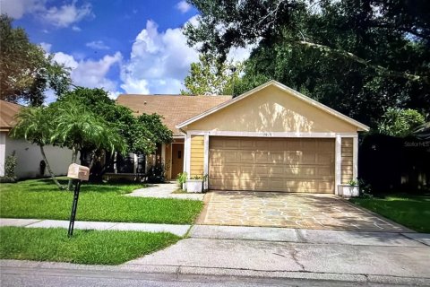 House in Oviedo, Florida 3 bedrooms, 112.97 sq.m. № 2364119