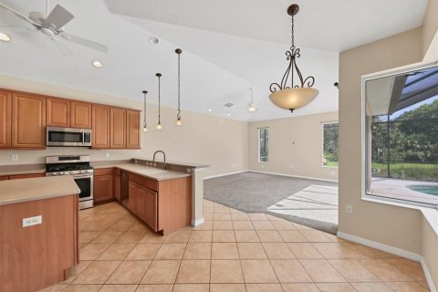 House in Bradenton, Florida 5 bedrooms, 262.08 sq.m. № 1810490 - photo 14