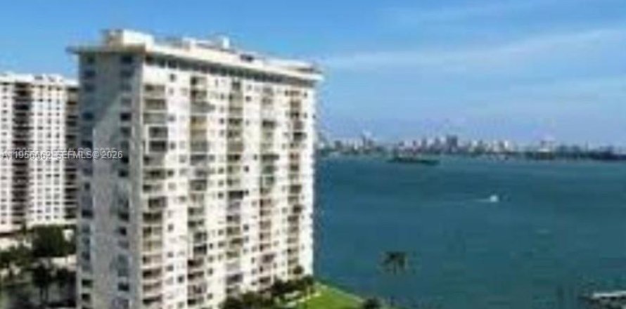Condo à Miami, Floride, 2 chambres  № 2153491