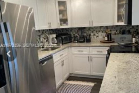 Copropriété à louer à Miami, Floride: 2 chambres, 125.7 m2 № 2153491 - photo 15
