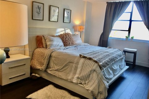 Copropriété à louer à Miami, Floride: 2 chambres, 125.7 m2 № 2153491 - photo 7
