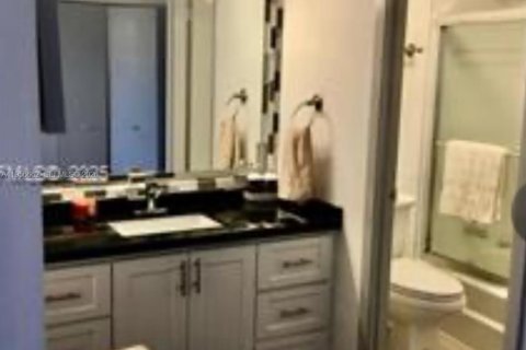 Copropriété à louer à Miami, Floride: 2 chambres, 125.7 m2 № 2153491 - photo 13