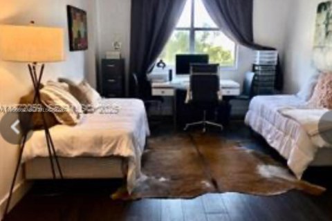 Copropriété à louer à Miami, Floride: 2 chambres, 125.7 m2 № 2153491 - photo 16