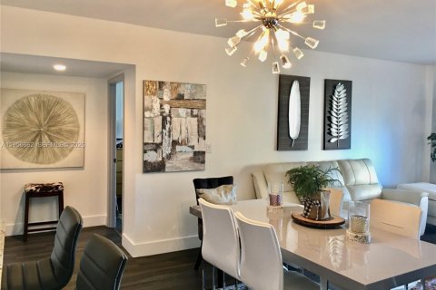 Copropriété à louer à Miami, Floride: 2 chambres, 125.7 m2 № 2153491 - photo 6