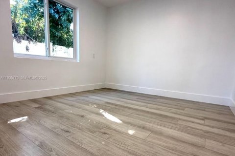 Casa en alquiler en Hallandale Beach, Florida, 2 dormitorios, 78.97 m2 № 1993941 - foto 15