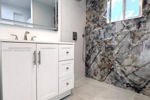 Casa en alquiler en Hallandale Beach, Florida, 2 dormitorios, 78.97 m2 № 1993941 - foto 17