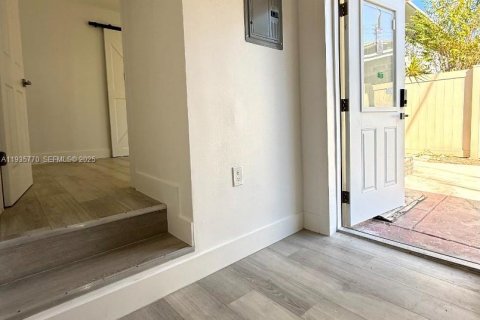 Casa en alquiler en Hallandale Beach, Florida, 2 dormitorios, 78.97 m2 № 1993941 - foto 27