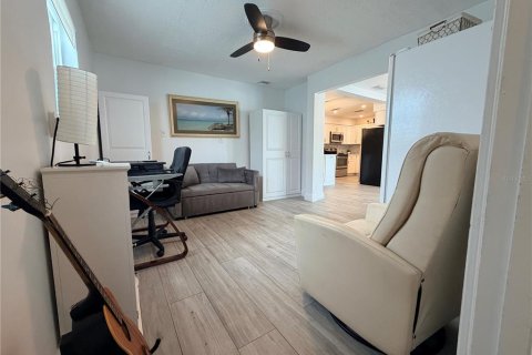 House in Bradenton, Florida 4 bedrooms, 148.09 sq.m. № 2395789 - photo 27