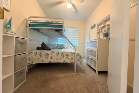 House in Bradenton, Florida 4 bedrooms, 148.09 sq.m. № 2395789 - photo 8