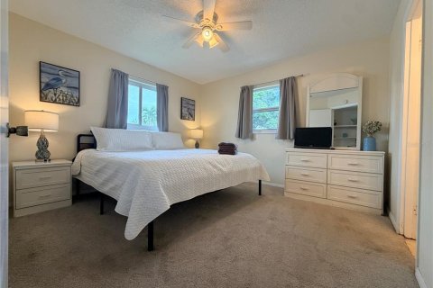 House in Bradenton, Florida 4 bedrooms, 148.09 sq.m. № 2395789 - photo 7