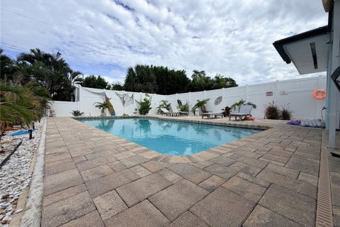House in Bradenton, Florida 4 bedrooms, 148.09 sq.m. № 2395789 - photo 11