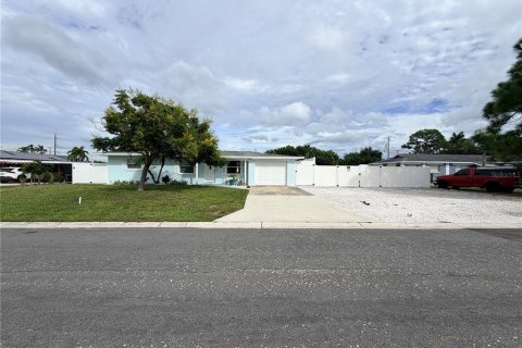 House in Bradenton, Florida 4 bedrooms, 148.09 sq.m. № 2395789
