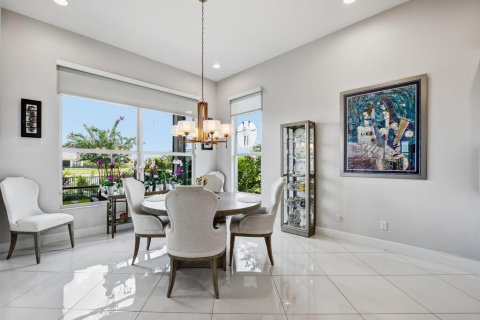 House in Port St. Lucie, Florida 4 bedrooms, 328.04 sq.m. № 2387903 - photo 14